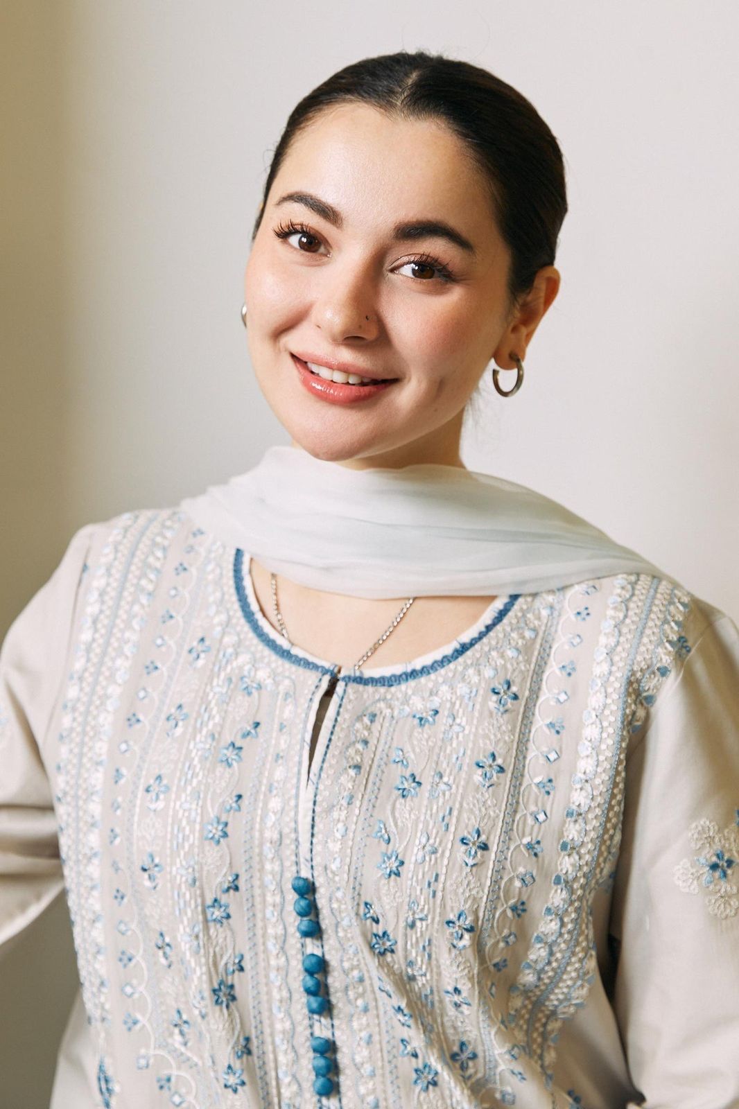 *ZARA SHAHJAHAN 2605*