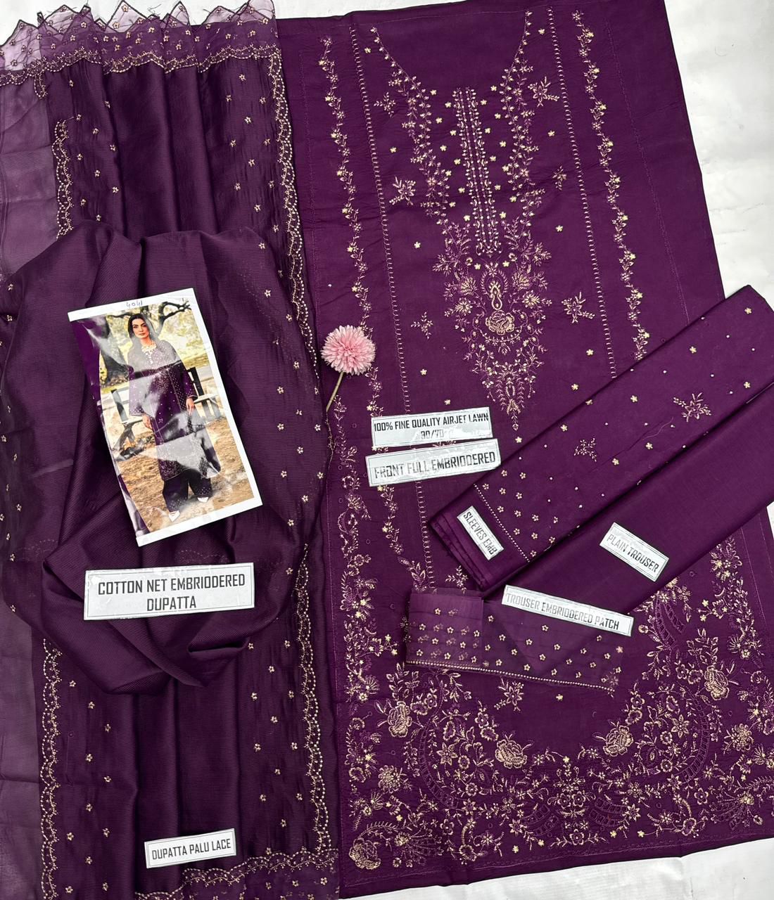 *_Batik 4041_*🍂

*Luxury Embroidered 3-Piece*