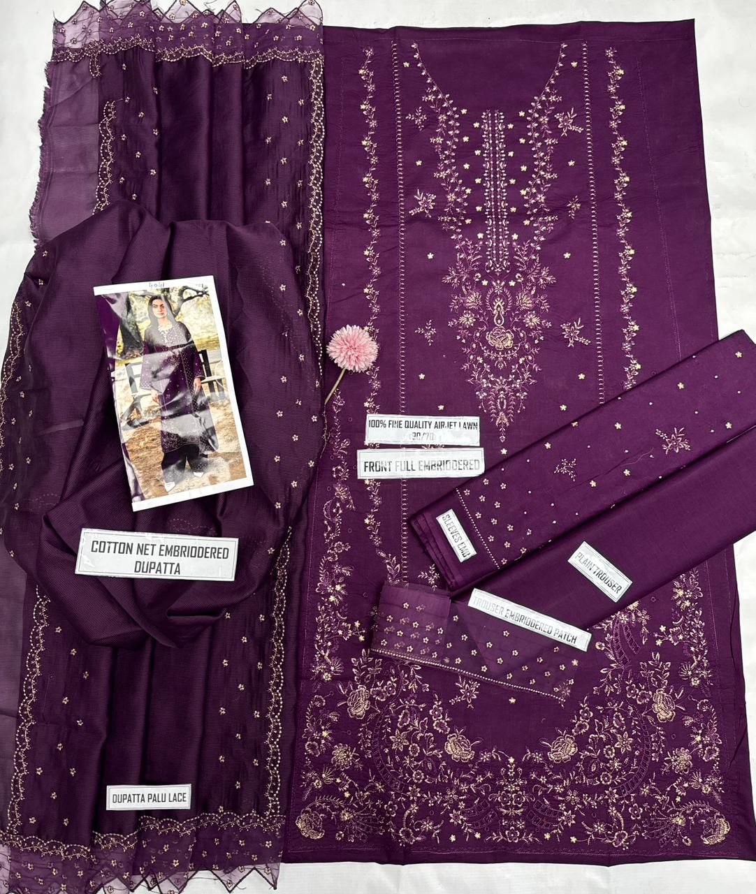 *_Batik 4041_*🍂

*Luxury Embroidered 3-Piece*