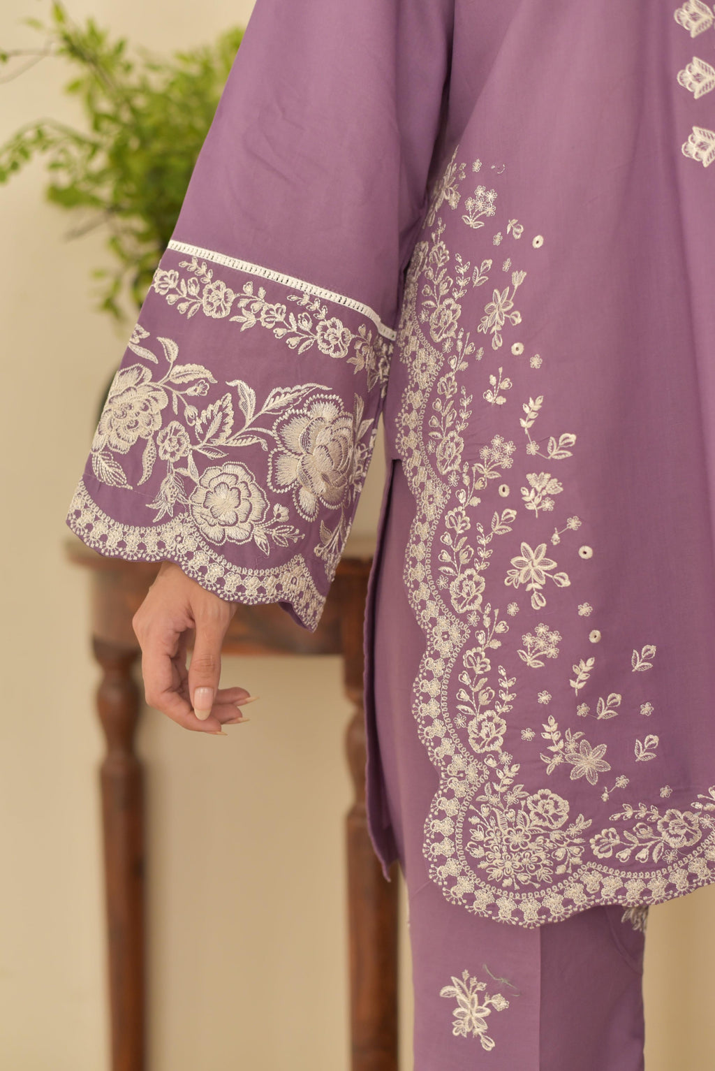 *Luxury Embroidered 3-Piece*
*STUFF: Best Export Quality Airjet Lawn (90/70)*